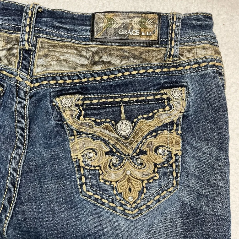 Grace in LA Denim Shorts Size 28 Distressed Embroidered Cutoff Western Y2K